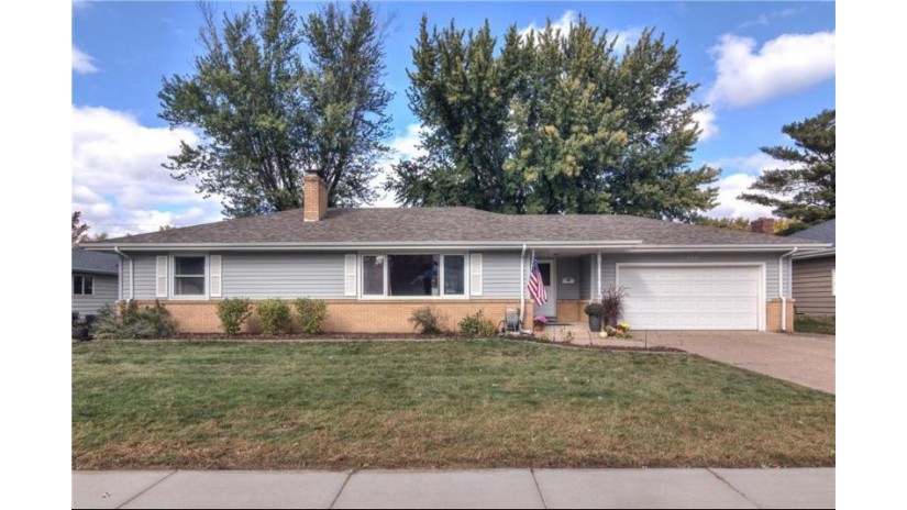 422 West Fillmore Avenue Eau Claire, WI 54701 by Donnellan Real Estate $279,900