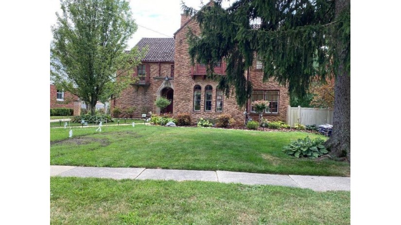 1551 W Lincoln Boulevard Freeport, IL 61032 by Choice Realty Of Freeport Llc $189,500