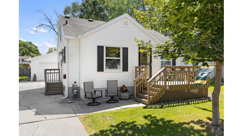 1421 Pilgrim Street Green Bay, WI 54304 by Shorewest Realtors $275,000