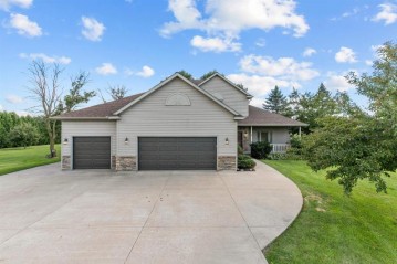 N966 Spring Valley Drive, Greenville, WI 54944