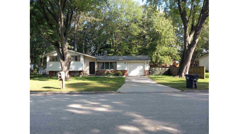 420 Prospect Circle Shawano, WI 54166 by Coldwell Banker Real Estate Group $169,900