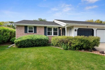 1494 Estate Drive, Fox Crossing, WI 54952