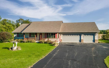 17930 Mueller Road, Schleswig, WI 53042-3411