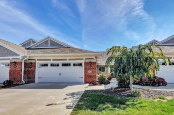 2621 Bay Harbor Circle 2, Ashwaubenon, WI 54304-5216