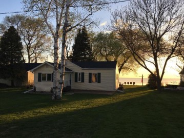 629 Arrowhead Beach Road, Union, WI 54217