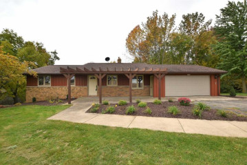 E1391 Northbrook Road, Luxemburg, WI 54217