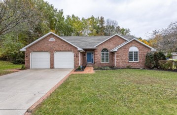 2432 Deerpath Drive, Green Bay, WI 54302