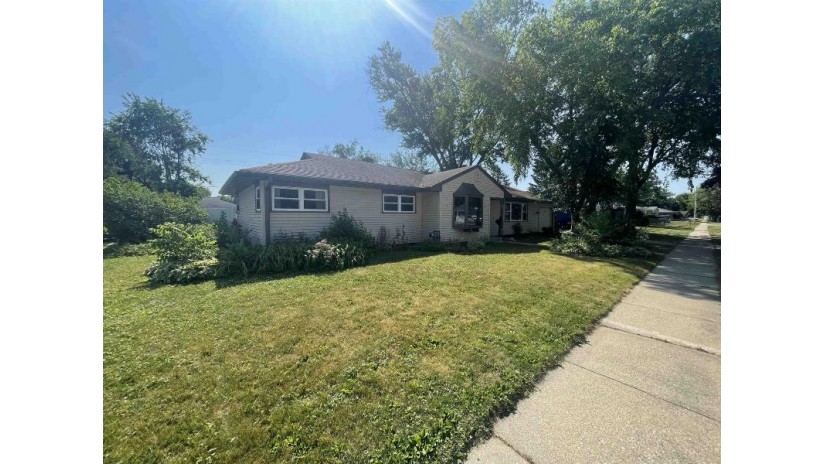 1301 S Pearl St Janesville, WI 53546 by Zuelke Real Estate Team $239,900