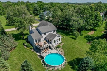 1743 Lunde Cir, Pleasant Springs, WI 53589