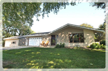 5216 N West Rotamer Rd, Harmony, WI 53563