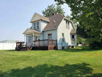 859 N Madison St, Lancaster, WI 53813