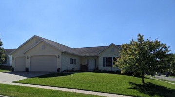 606 Luchenbach Ln, Jefferson, WI 53549