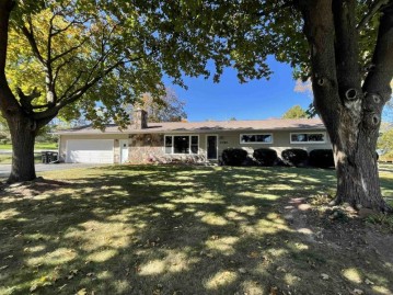 1086 Tinkham Tr, West Baraboo, WI 53913