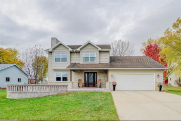 816 Vea Ct, Stoughton, WI 53589