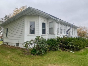 307 West Central Street, Loyal, WI 54446