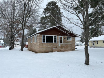 513 Tamarack St, Eagle River, WI 54521