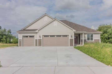 N75W17670 Woody Ln, Menomonee Falls, WI 53051