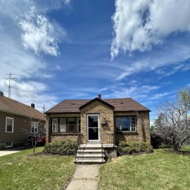 4802 29th Ave, Kenosha, WI 53140-3048