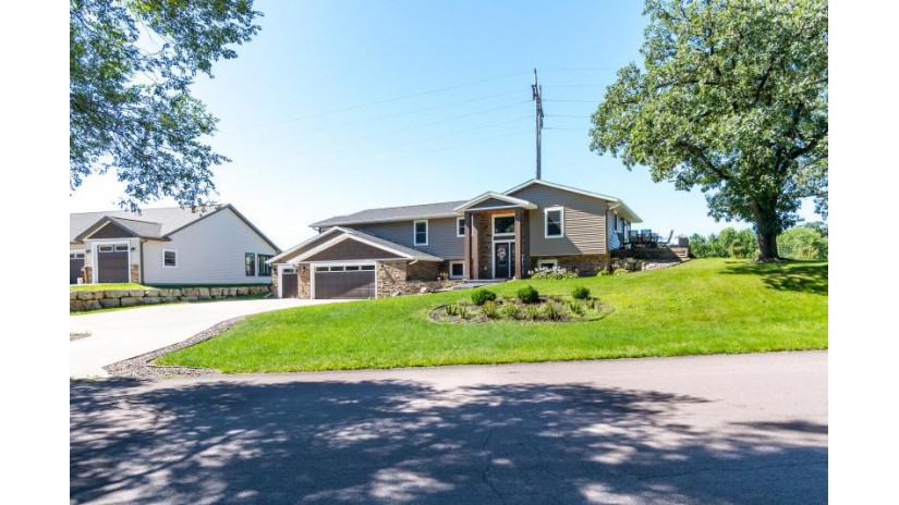 2009 Charles Ave Onalaska, WI 54650 by @properties La Crosse $375,000