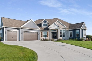 1662 Whistling Hill Cir, Hartland, WI 53029-2007