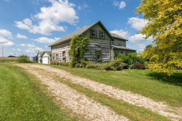 3213 Mayfield Rd, Polk, WI 53037