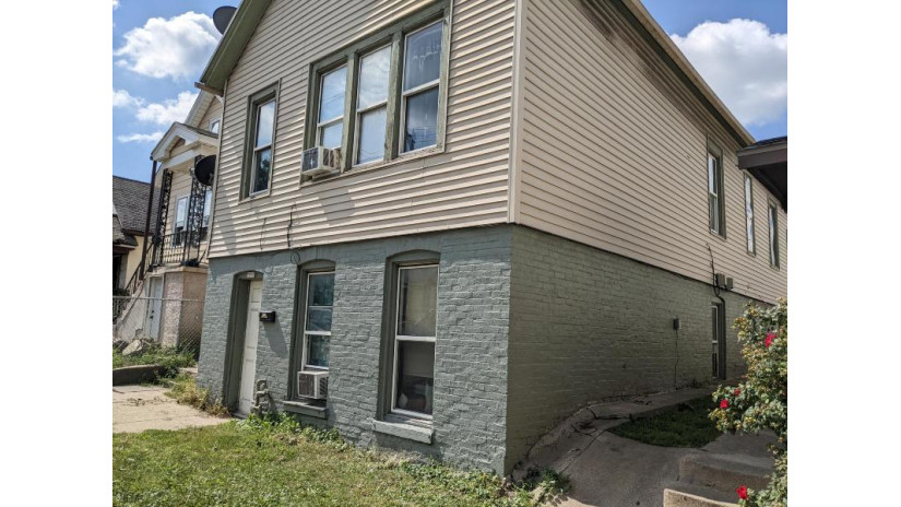 2053 S 6th St 2055 Milwaukee, WI 53204 by EXP Realty, LLC~MKE $90,000