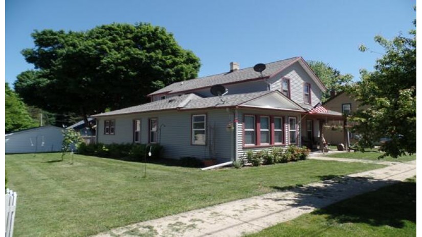 444 Mechanic St Fort Atkinson, WI 53538 by Epic Real Estate Group $188,400