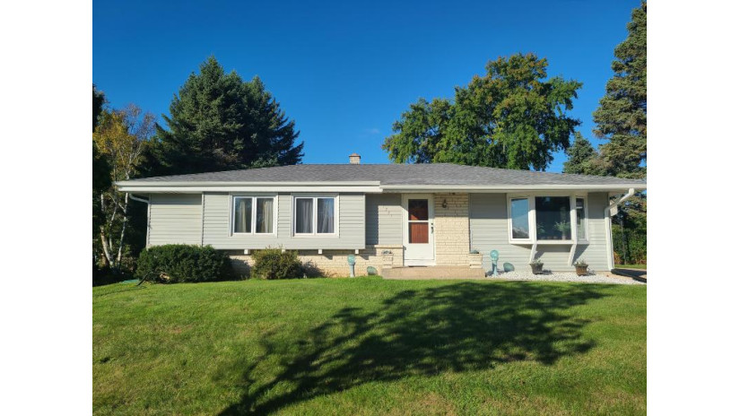 1741 Walters Dr Grafton, WI 53024 by Schmit Realty, Inc $292,700