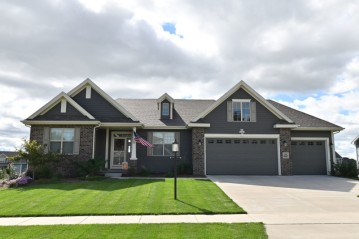 N61W21415 Legacy Trl, Menomonee Falls, WI 53051-7029