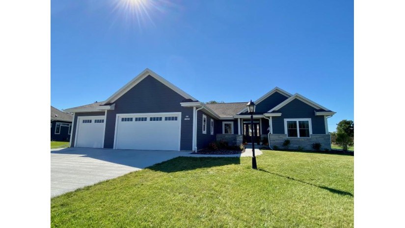 N75W25049 Beverly Ln Lisbon, WI 53089 by Milwaukee Flat Fee Homes $599,900