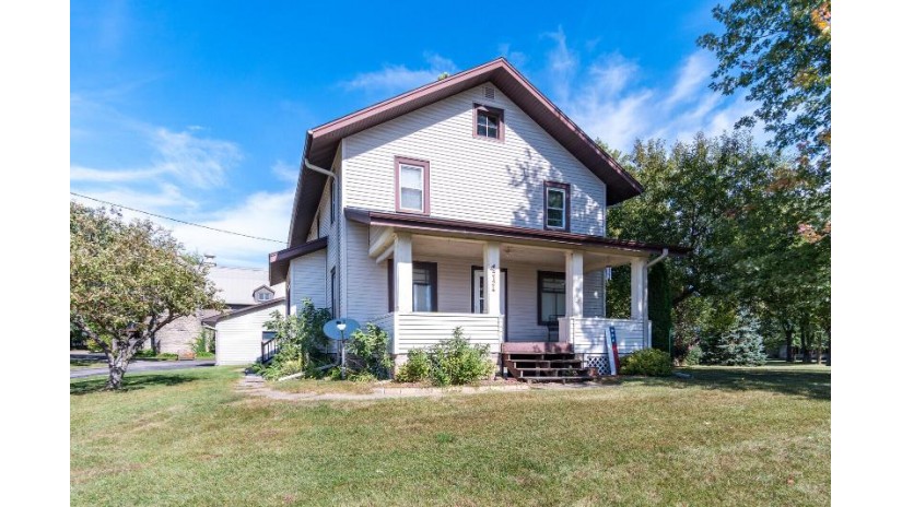 411 State St Holmen, WI 54636 by @properties La Crosse $200,000