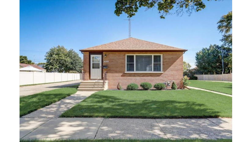 7405 43rd Ave Kenosha, WI 53142 by EXP Realty, LLC~MKE $214,900