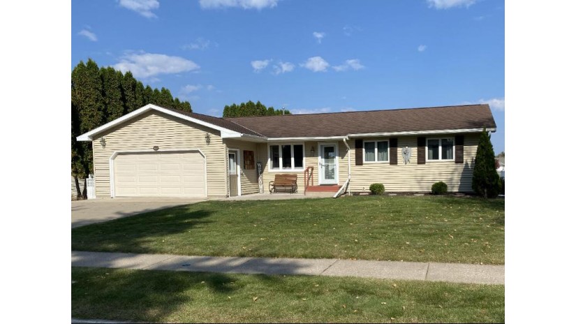 540 Tilson St E West Salem, WI 54669 by United Country Midwest Lifestyle Properties LLC - josh@midwestlifestyleproperties.com $349,900