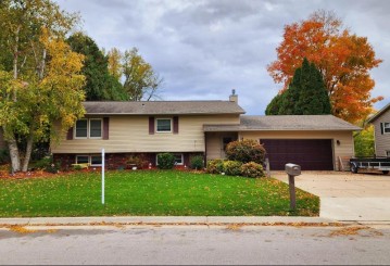 718 N Water St, Watertown, WI 53098-2213