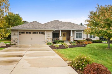 428 Fair Oaks Dr, Williams Bay, WI 53191