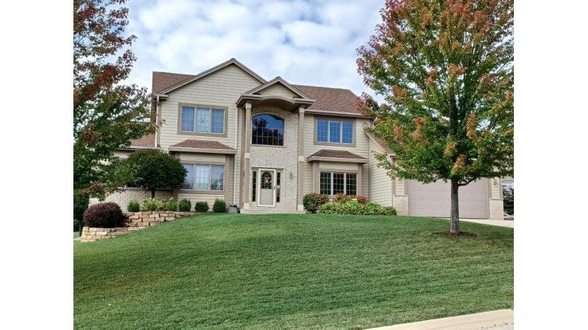 W191S6971 Dogwood Ct Muskego, WI 53150 by Redefined Realty Advisors LLC - 2627325800 $599,900