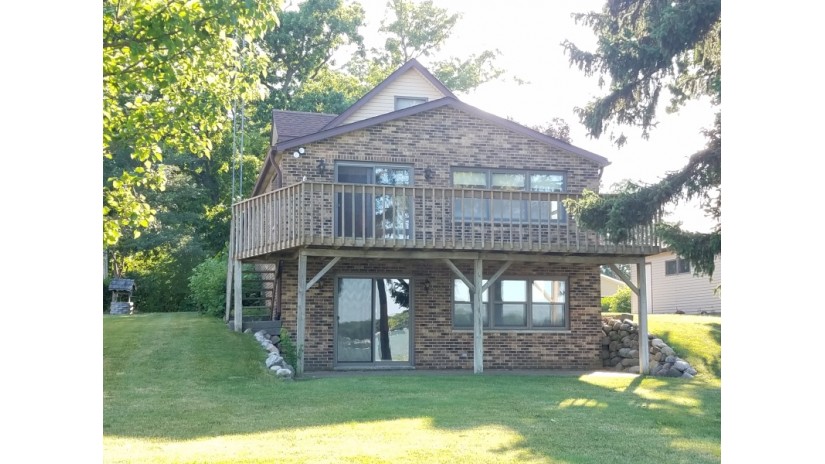 2215 Lakeshore Dr Dover, WI 53139 by Shorewest Realtors $539,000