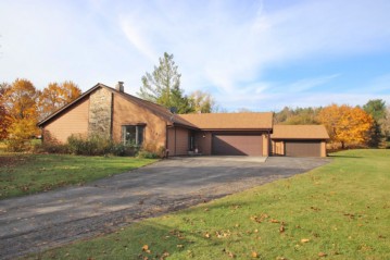 1261 Wejegi Dr, Richfield, WI 53033-9730