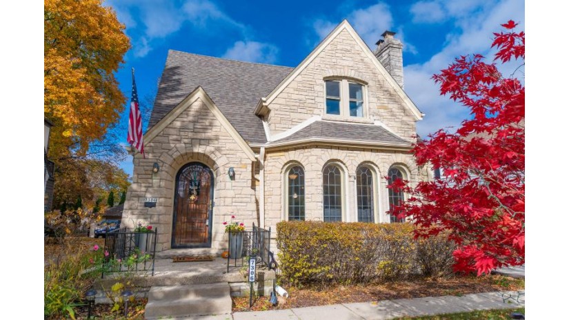 7306 Grand Pkwy Wauwatosa, WI 53213 by RE/MAX Realty Pros~Brookfield $475,000