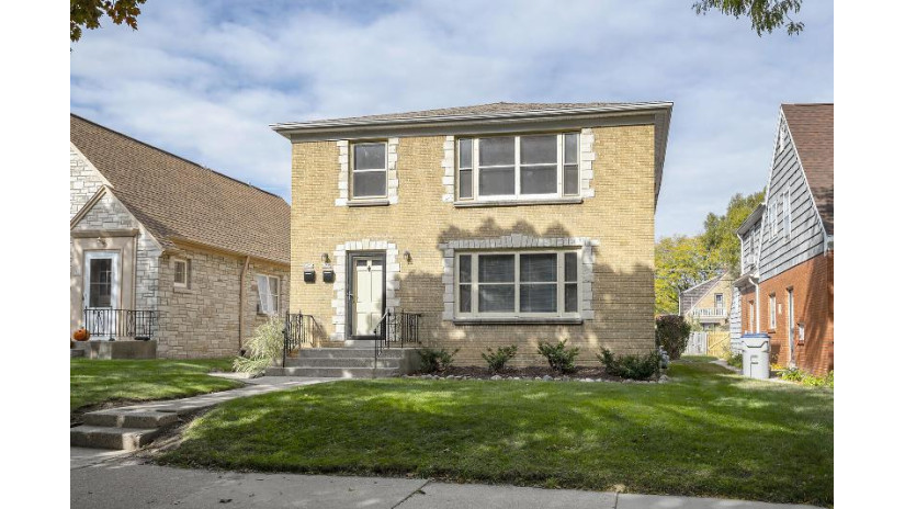 5632 W Brooklyn Pl 5634 Milwaukee, WI 53216 by Coldwell Banker HomeSale Realty - Wauwatosa $196,000