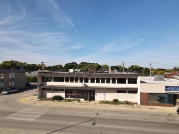 8430 W Capitol Dr, Milwaukee, WI 53222-1846