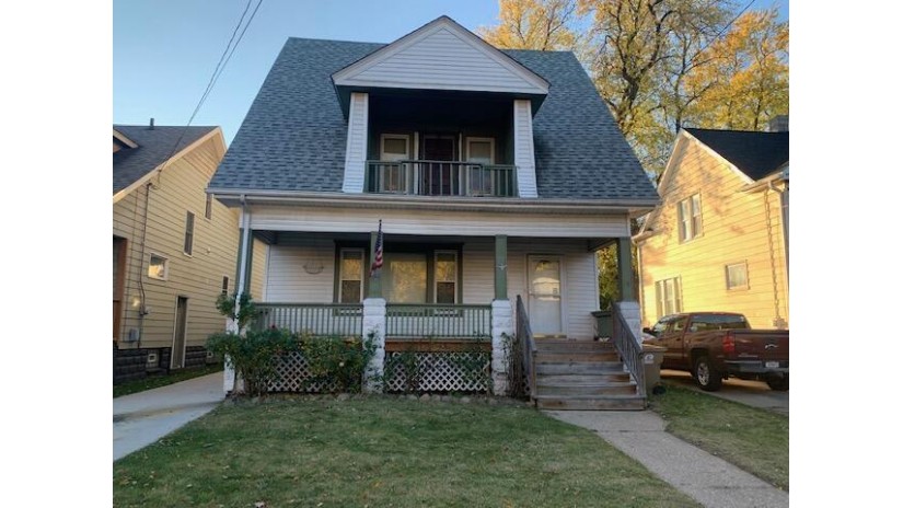 6632 20th Ave Kenosha, WI 53143 by RealtyPro Professional Real Estate Group $129,900