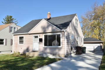 1304 Blake Ave, South Milwaukee, WI 53172-3522