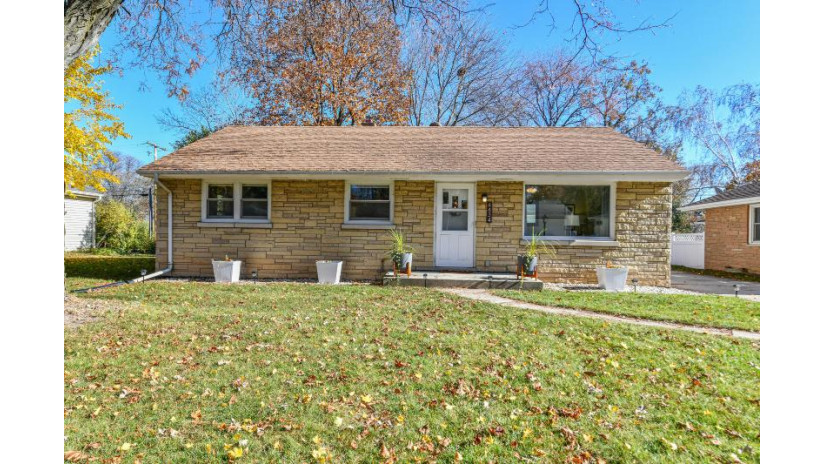 4434 N 107th St Wauwatosa, WI 53225 by Firefly Real Estate, LLC $299,900