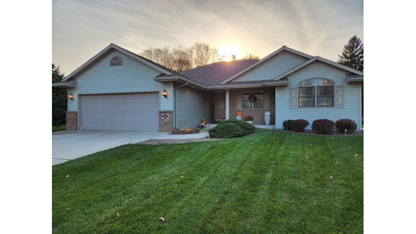 1334 Blackwood Ct Sheboygan, WI 53081 by RE/MAX Universal $329,900