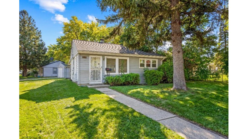 5515 W Carmen Ave Milwaukee, WI 53218 by Homestead Realty, Inc $66,900
