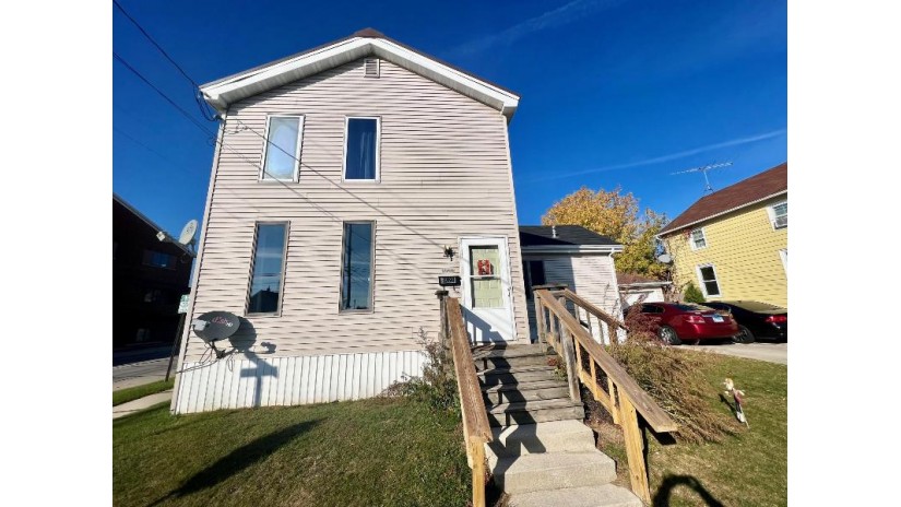 1622 17th St Two Rivers, WI 54241 by Greystone Asset, LLC $84,900
