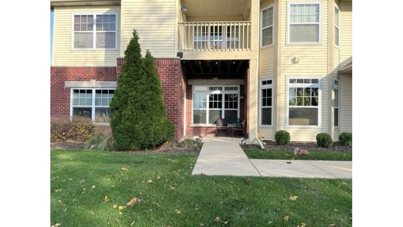 595 Grandview Ct D Pewaukee, WI 53072 by Premier Point Realty LLC $319,900