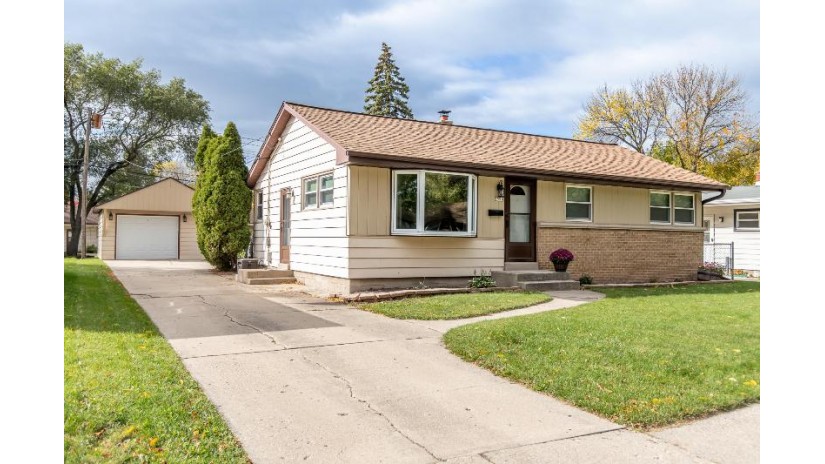 2951 S 97th St West Allis, WI 53227 by Coldwell Banker HomeSale Realty - New Berlin $219,900
