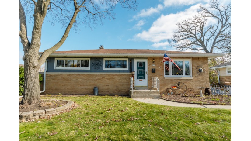 2940 S 104th St West Allis, WI 53227 by Shorewest Realtors $228,000